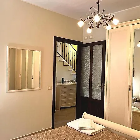Calacta Casa Mia 아파트 카로니아